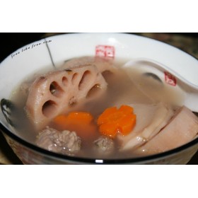 Pork Rib, Abalone and Lotus Root Soup 排骨鲍片莲藕汤